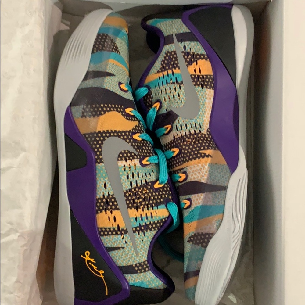 Kobe IX EM. Brand new in box.